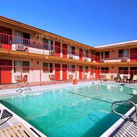 Park Avenue Inn & Suites Викторвил Екстериор снимка