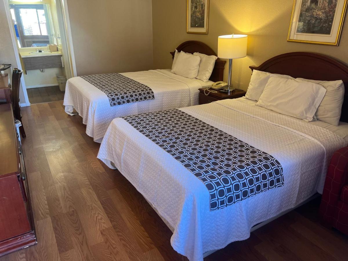 Park Avenue Inn & Suites Викторвил Екстериор снимка