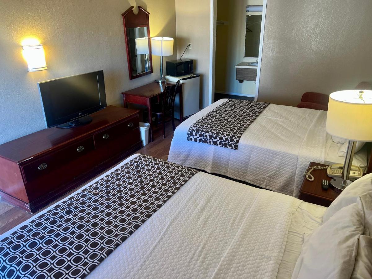 Park Avenue Inn & Suites Викторвил Екстериор снимка