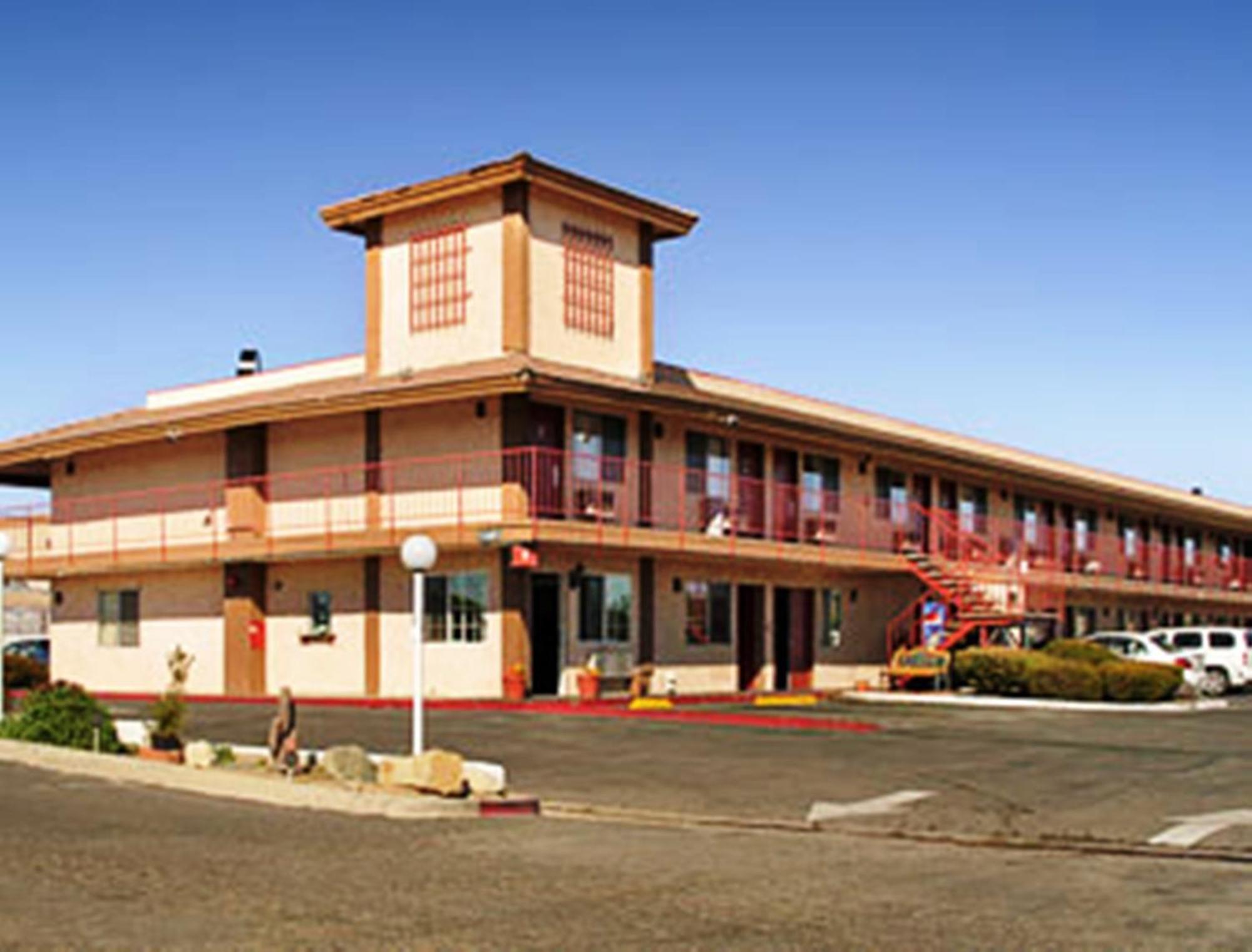 Park Avenue Inn & Suites Викторвил Екстериор снимка